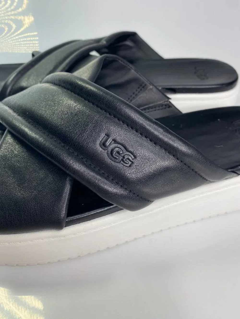 Ugg Womens Zayne Black Leather Crossband Sandal Sz 11